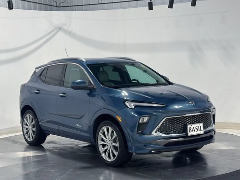 Used 2024 Buick Encore GX Avenir w/ Avenir Convenience Package AWD/4WD image 39