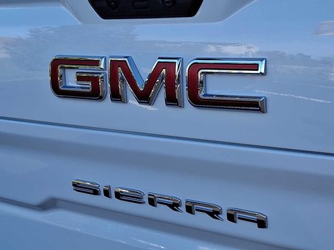 Used 2025 GMC Sierra 1500 AT4 w/ AT4 Premium Package image 29