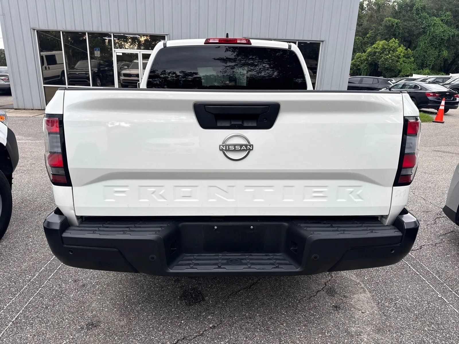 Used 2024 Nissan Frontier S w/ Technology Package RWD image 9