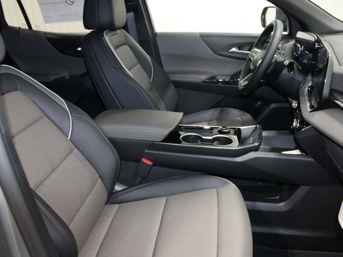 New 2026 Chevrolet Equinox LT w/ Convenience Package II AWD/4WD image 22