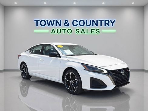 Used 2024 Nissan Altima 2.5 SR FWD image 8