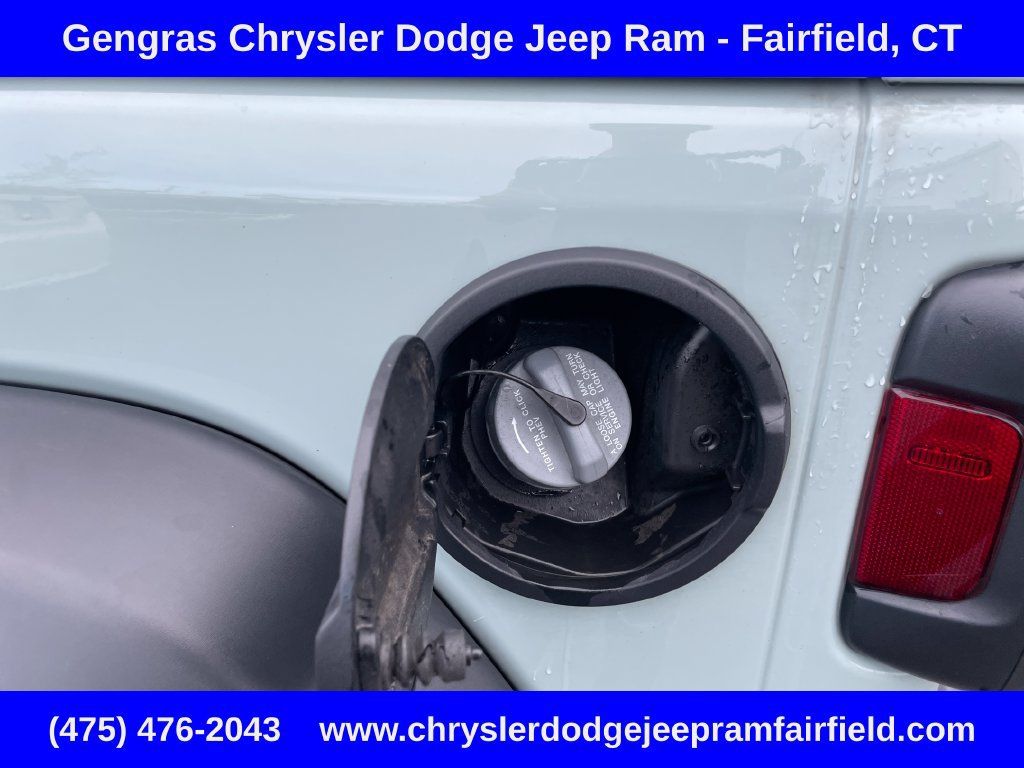 Used 2023 Jeep Wrangler Unlimited w/ Sun & Screen Package AWD/4WD image 36