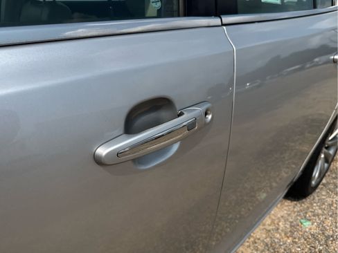 Used 2013 Lincoln MKS FWD image 13