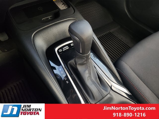 Used 2025 Toyota Corolla SE w/ SE Premium Package FWD image 21