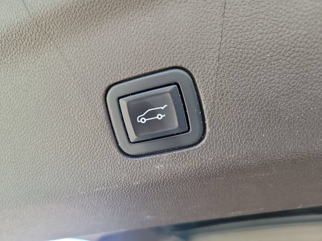 Used 2022 GMC Yukon Denali AWD/4WD image 9