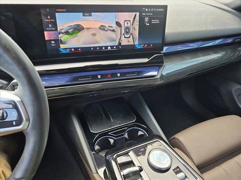 Used 2024 BMW i5 eDrive40i w/ M Sport Package RWD image 15