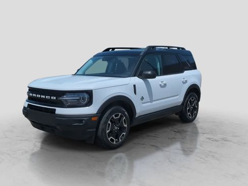 Used 2023 Ford Bronco Sport Outer Banks AWD/4WD image 4