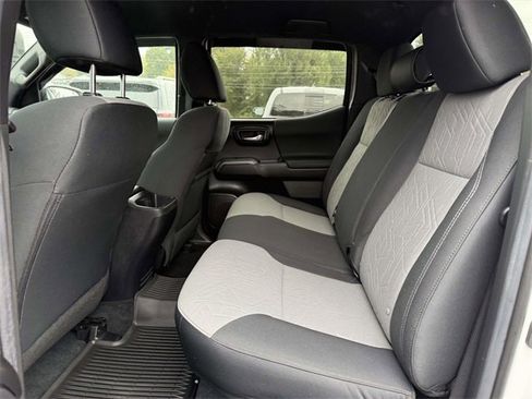 Used 2023 Toyota Tacoma TRD Off-Road image 10
