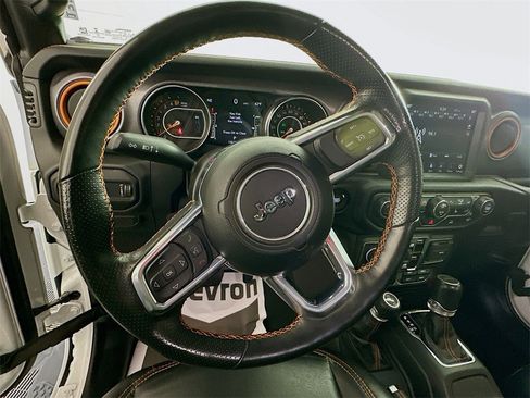 Used 2023 Jeep Gladiator Mojave w/ Cold Weather Group image 11