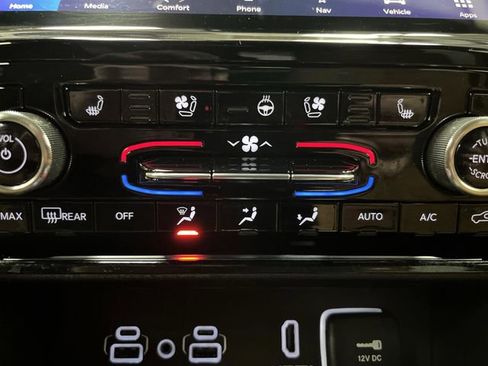 Used 2023 Jeep Grand Cherokee Summit image 8