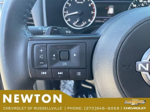 Used 2024 Nissan Rogue SV w/ SV Premium Package AWD/4WD image 14
