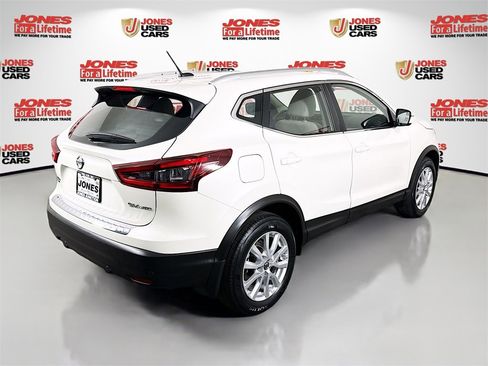 Certified 2022 Nissan Rogue Sport SV image 16
