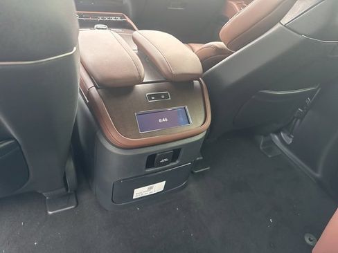 New 2025 Lincoln Navigator L Reserve image 8