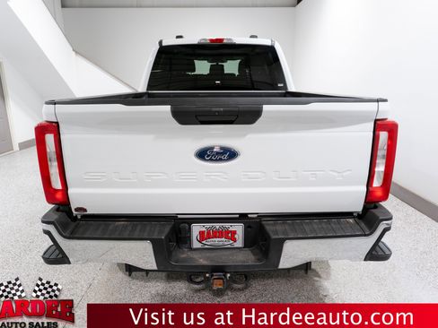 Used 2024 Ford F250 XLT w/ FX4 Off-Road Package image 4