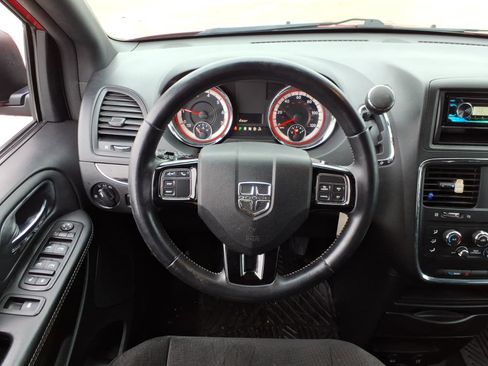 Used 2015 Dodge Grand Caravan SE image 6