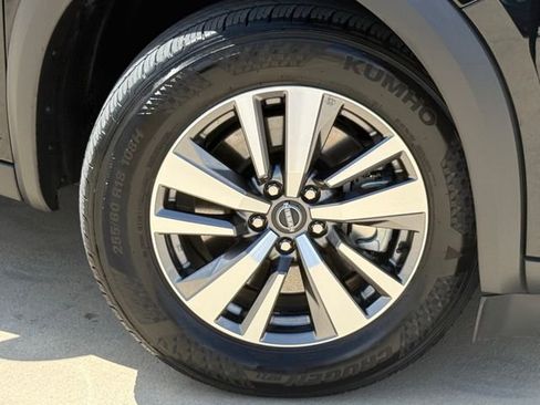 Used 2026 Nissan Pathfinder SL AWD/4WD image 2