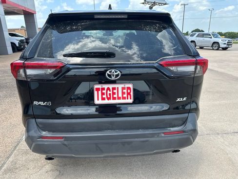 Used 2024 Toyota RAV4 XLE FWD image 6