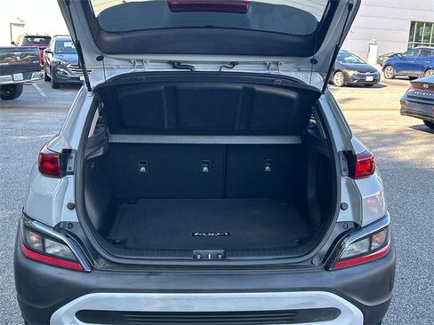 Used 2022 Hyundai Kona SEL w/ Cargo Package image 12