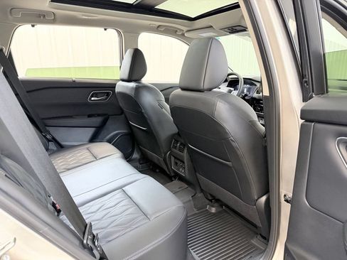 Used 2026 Nissan Rogue Platinum w/ Platinum Premium Package AWD/4WD image 31