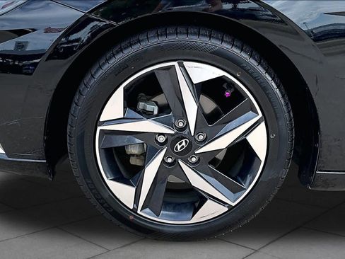 Used 2021 Hyundai Elantra Limited w/ Cargo Package FWD image 8