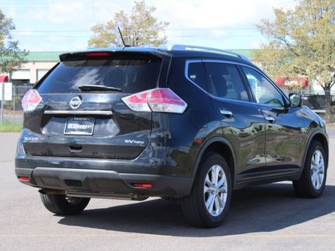 Used 2015 Nissan Rogue SV w/ SV Premium Package image 5
