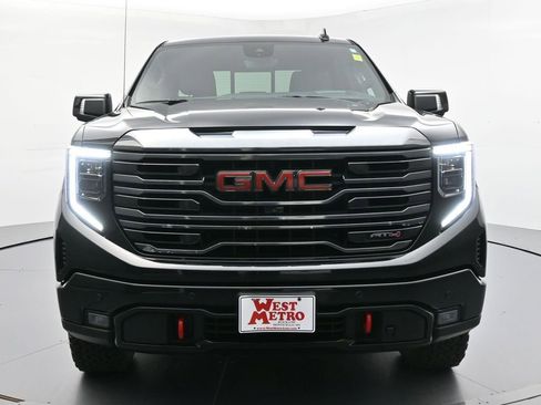Used 2023 GMC Sierra 1500 AT4 w/ AT4 Premium Package AWD/4WD image 28