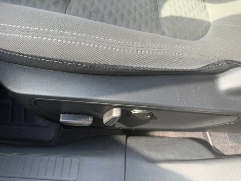 Used 2020 Ford Escape SE FWD image 21