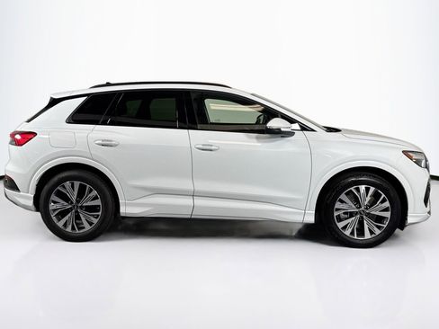 Used 2025 Audi Q4 e-tron Premium Plus image 4