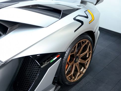 Used 2021 Lamborghini Aventador SVJ image 7