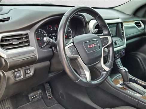 Used 2019 GMC Acadia SLE w/ LPO, Black Accent Package image 10