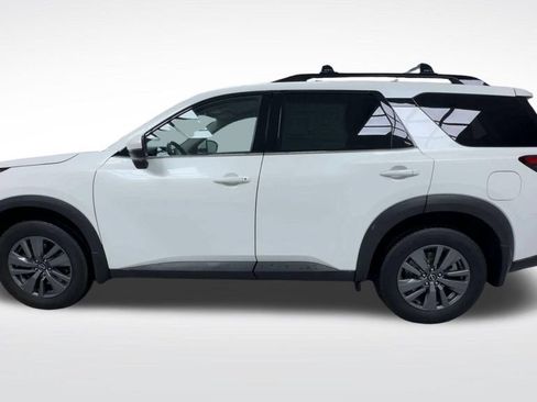 Used 2024 Nissan Pathfinder SV w/ Lighting Package (N92) AWD/4WD image 21