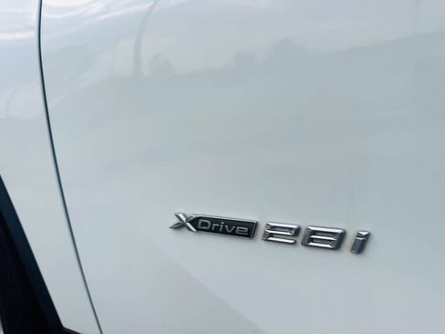 Used 2017 BMW X1 xDrive28i w/ Premium Package AWD/4WD image 8