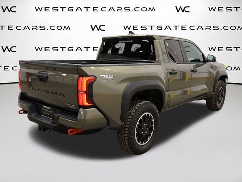Used 2025 Toyota Tacoma TRD Off-Road image 44