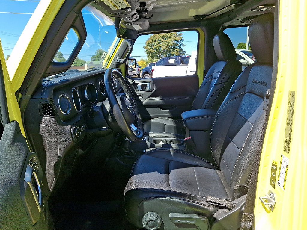 Used 2022 Jeep Wrangler Unlimited Sahara w/ Cold Weather Group AWD/4WD image 13
