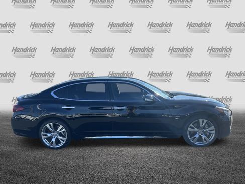 Used 2017 INFINITI Q70 L 3.7 w/ Deluxe Touring Package RWD image 11