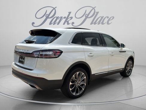 Used 2023 Lincoln Nautilus Reserve AWD/4WD image 5