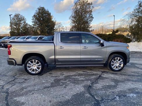 Used 2024 Chevrolet Silverado 1500 High Country w/ Technology Package image 8