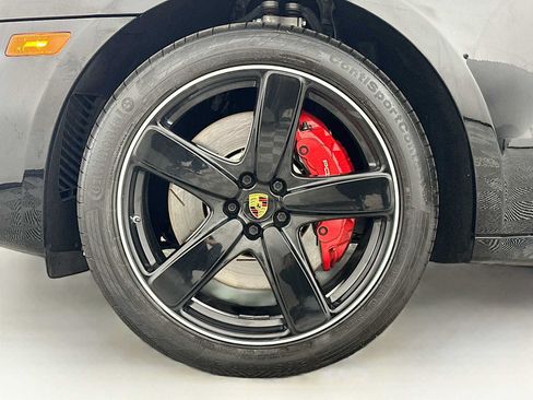 Certified 2018 Porsche Macan Turbo AWD/4WD image 33