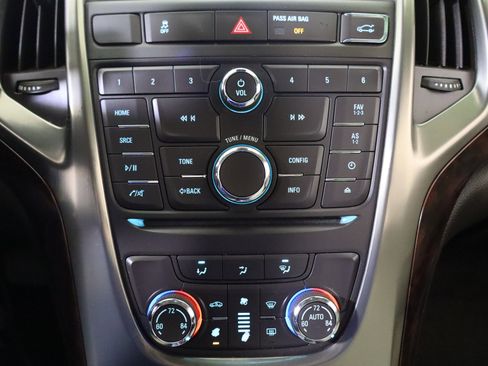 Used 2013 Buick Verano Base image 25