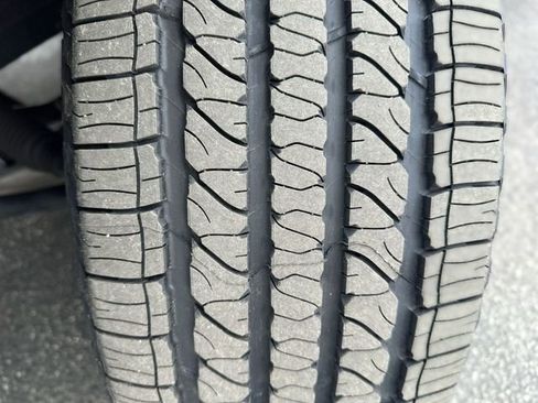 Used 2024 Dodge Durango SXT w/ SXT Blacktop Group image 11