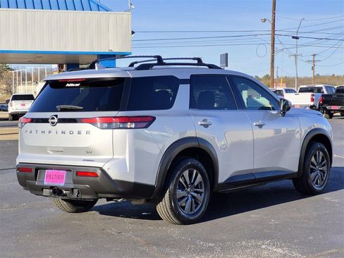 Used 2023 Nissan Pathfinder SV w/ SV Premium Package image 6
