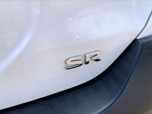 Used 2019 Nissan Kicks SR FWD image 10