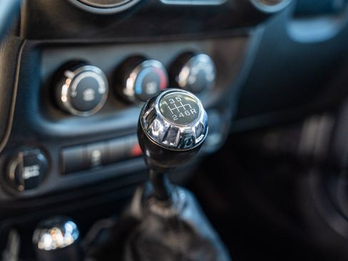 Used 2013 Jeep Wrangler Unlimited Sport w/ Connectivity Group image 27