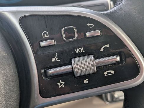 Used 2022 Mercedes-Benz GLB 250 4MATIC w/ Premium Package Lite image 21