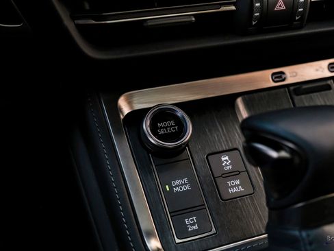 Used 2025 Lexus GX 550 w/ Accessory Package (2T) image 66