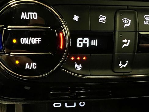 Used 2023 Buick Encore GX Essence w/ Experience Buick Package image 32