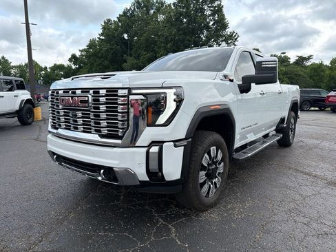 Used 2025 GMC Sierra 2500 Denali w/ Denali Reserve Package AWD/4WD image 2