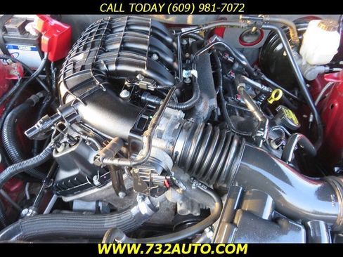 Used 2013 Ford Mustang Premium RWD image 31
