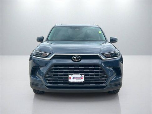Certified 2024 Toyota Grand Highlander XLE FWD image 2
