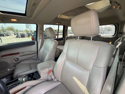 Used 2006 Jeep Commander Limited image 13